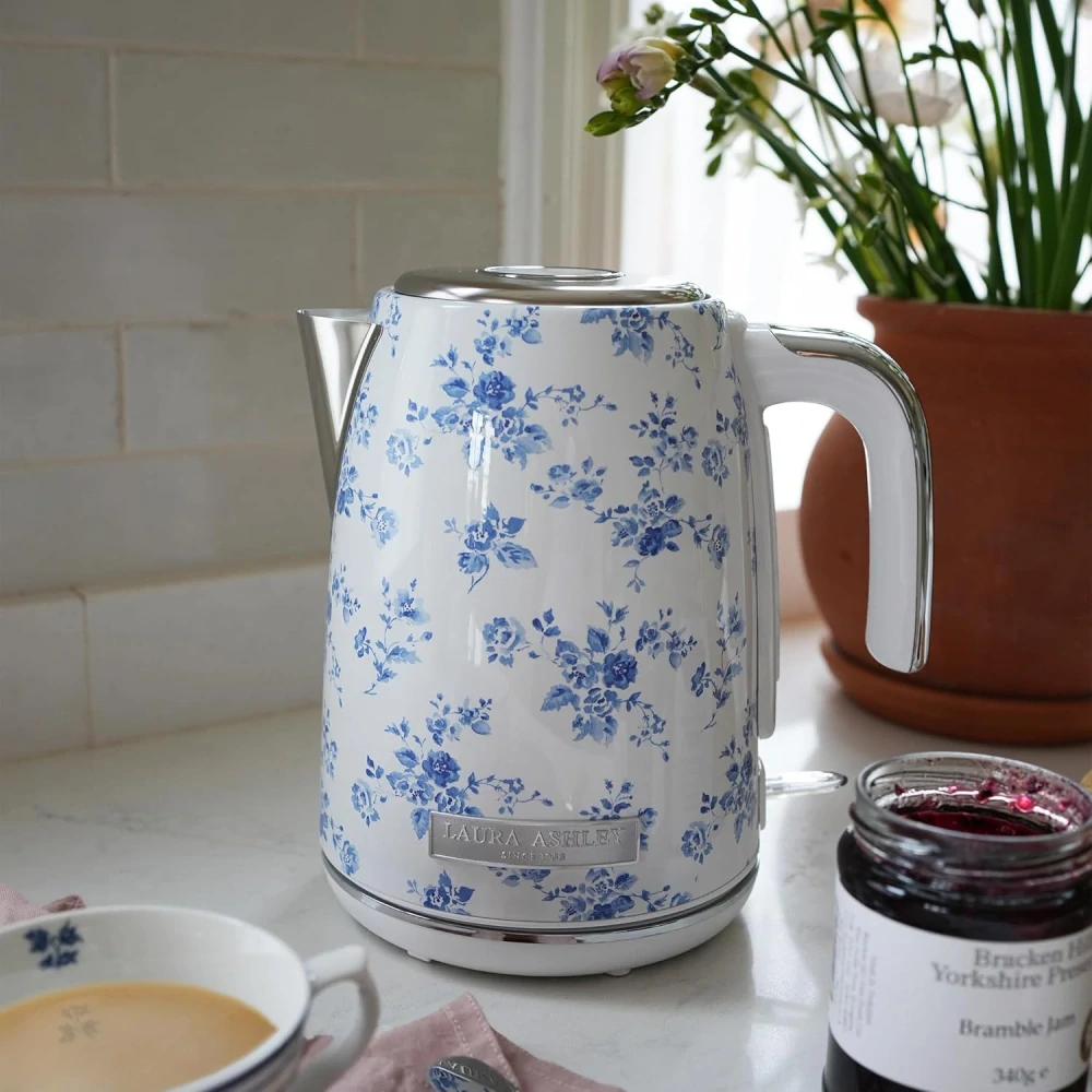 Laura Ashley rýchlovarná kanvica China Rose 1,7 l – kvetinová kanvica s retro dizajnom