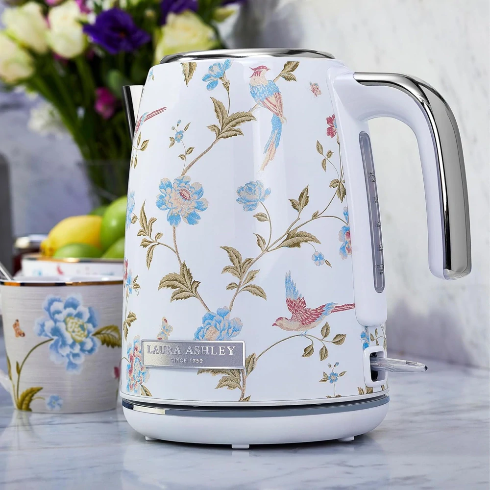 Laura Ashley rýchlovarná kanvica Elveden White 1,7 l – elegantná biela kanvica s jemným vzorom Elveden
