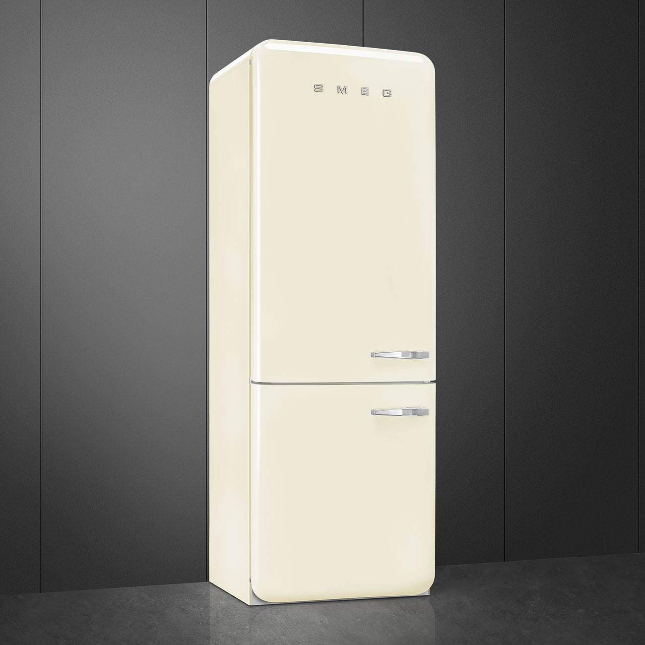 Kombinovaná chladnička s mrazničkou Smeg FAB38LCR krémová ľavý pánt