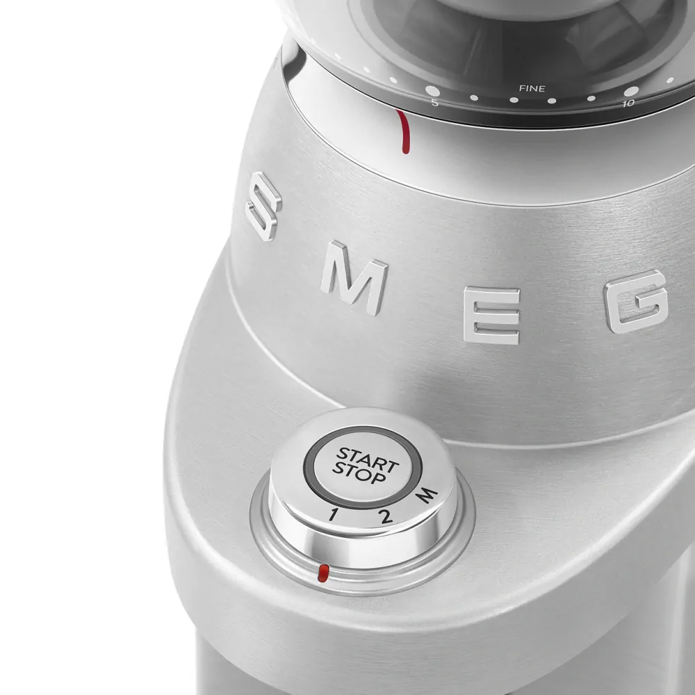 Mlynček na kávu Smeg Mini Pro CGF02SSEU chróm